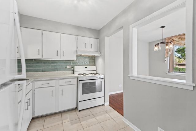 9740 S Pulaski Road 110, Oak Lawn, IL 60453