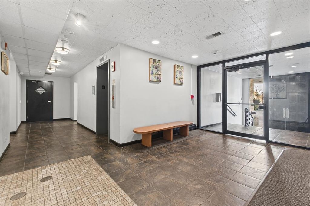 9740 S Pulaski Road 110, Oak Lawn, IL 60453 — photo 4