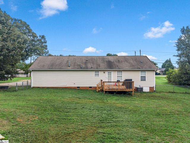 1515 Rainbow Lake Road, Inman, SC 29349