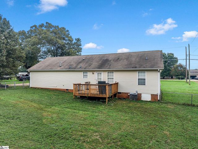 1515 Rainbow Lake Road, Inman, SC 29349