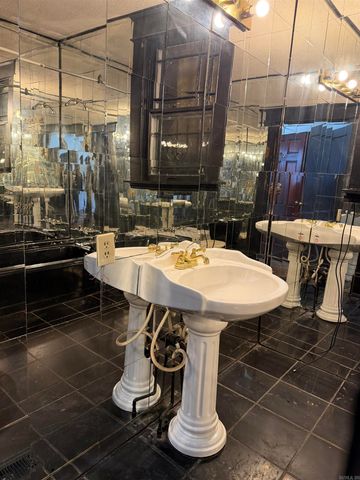 2010 S Summit Street, Little Rock, AR 72202