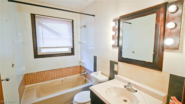 11 Brookline Avenue, Youngstown, OH 44505
