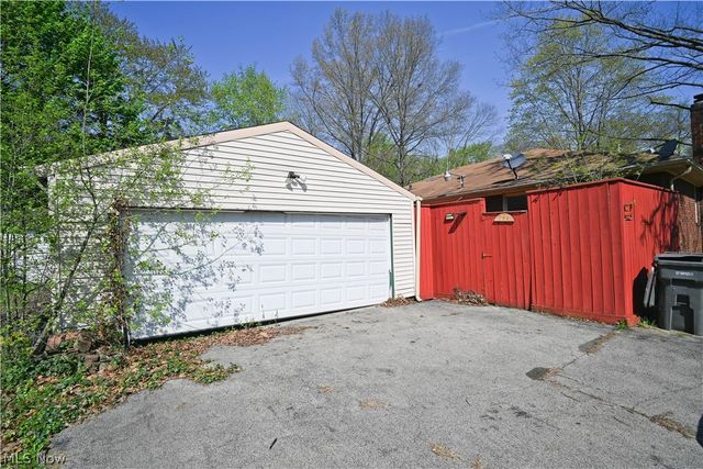 11 Brookline Avenue, Youngstown, OH 44505