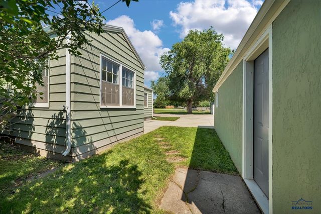 4125 CANYON LAKE DR, Rapid City, SD 57702
