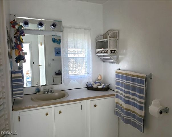 865 Moonlight DR, North Fort Myers, FL 33917