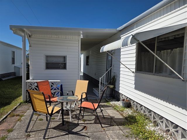 865 Moonlight DR, North Fort Myers, FL 33917