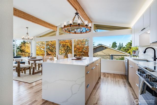 20005 13th pl NW, Shoreline, WA 98177