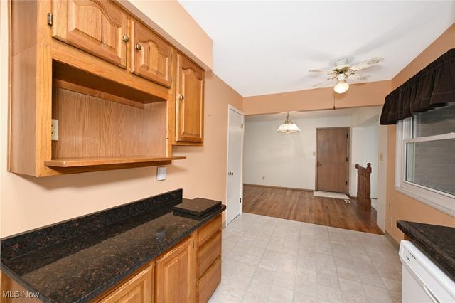 9158 Tanglewood Road, Macedonia, OH 44056