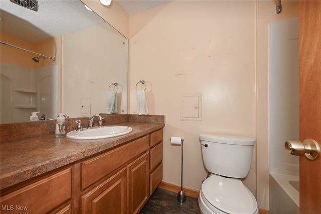 9158 Tanglewood Road, Macedonia, OH 44056