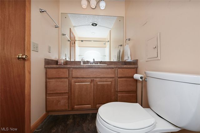 9158 Tanglewood Road, Macedonia, OH 44056