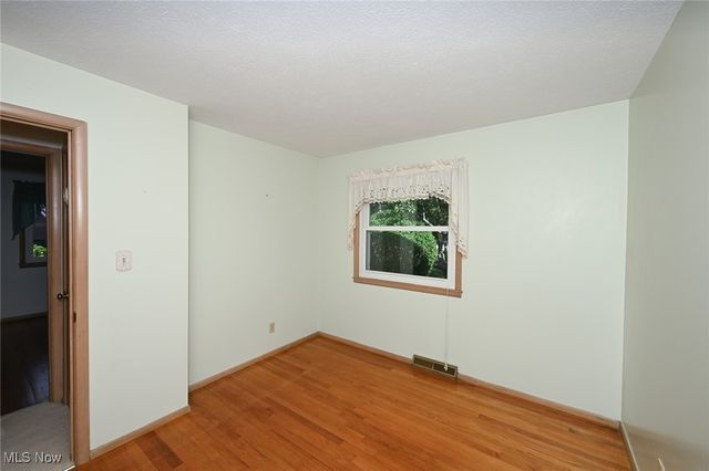 9158 Tanglewood Road, Macedonia, OH 44056