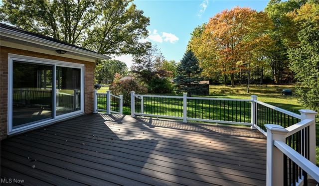 9158 Tanglewood Road, Macedonia, OH 44056