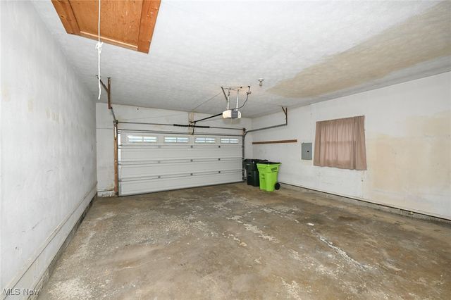 9158 Tanglewood Road, Macedonia, OH 44056