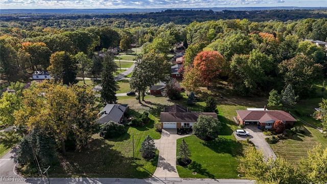 9158 Tanglewood Road, Macedonia, OH 44056