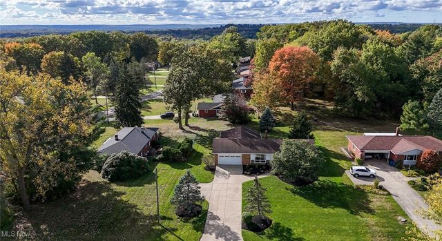 9158 Tanglewood Road, Macedonia, OH 44056