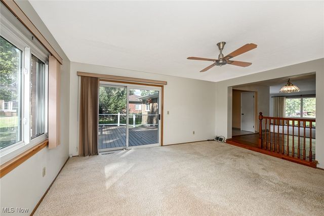 9158 Tanglewood Road, Macedonia, OH 44056