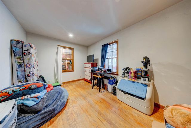 1013 N Main Street, Winslow, IN 47598