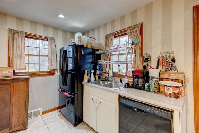 1013 N Main Street, Winslow, IN 47598