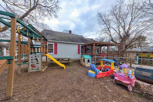 1013 N Main Street, Winslow, IN 47598