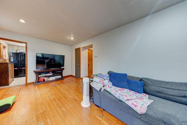 1013 N Main Street, Winslow, IN 47598