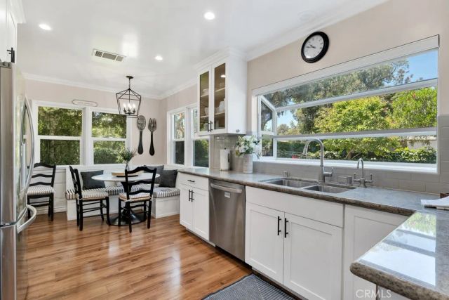21219 De La Osa, Woodland Hills, CA 91364