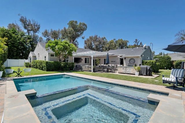21219 De La Osa, Woodland Hills, CA 91364