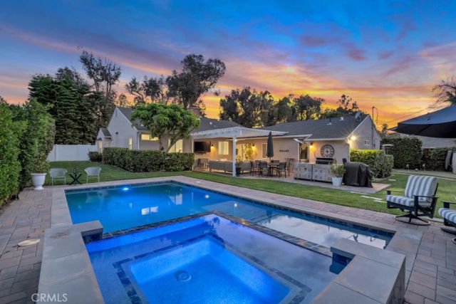 21219 De La Osa, Woodland Hills, CA 91364