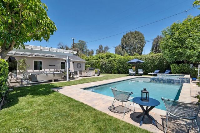 21219 De La Osa, Woodland Hills, CA 91364