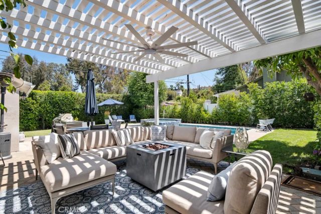 21219 De La Osa, Woodland Hills, CA 91364