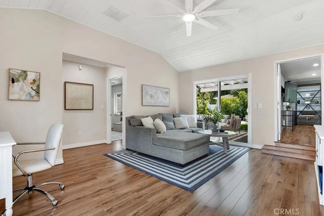 21219 De La Osa, Woodland Hills, CA 91364