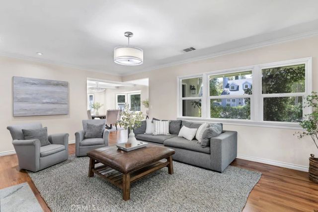 21219 De La Osa, Woodland Hills, CA 91364