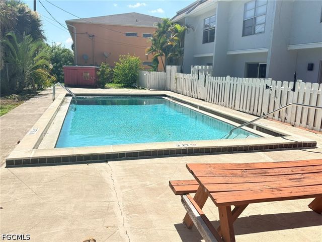 1123 SW 48th TER 103, Cape Coral, FL 33914