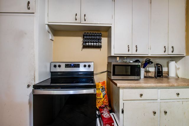 924 N Rutan St, Wichita, KS 67208