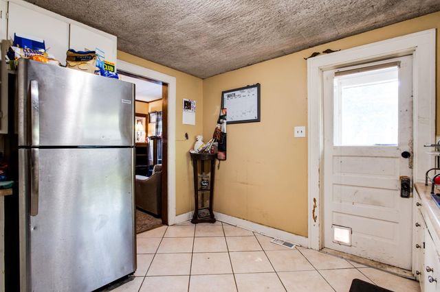 924 N Rutan St, Wichita, KS 67208