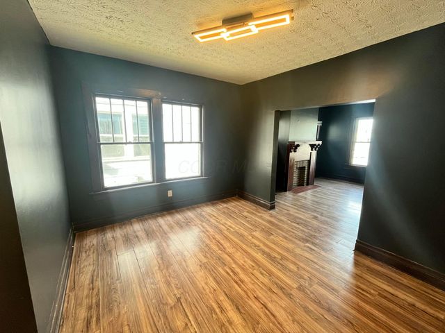 2715 Sullivant Avenue, Columbus, OH 43204