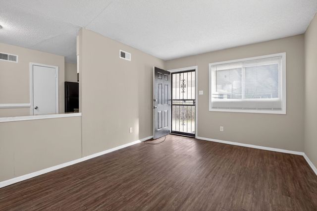 4212 FALCON DR, Memphis, TN 38109