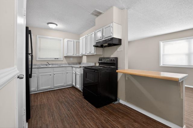 4212 FALCON DR, Memphis, TN 38109