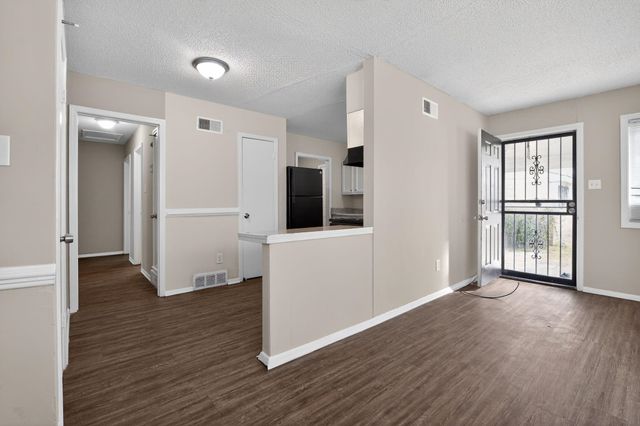 4212 FALCON DR, Memphis, TN 38109