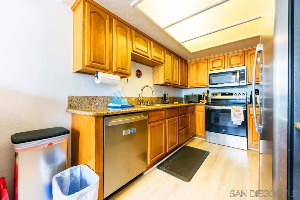 Image 17 of property listing at 13945 Midland Rd, Poway, CA 92064