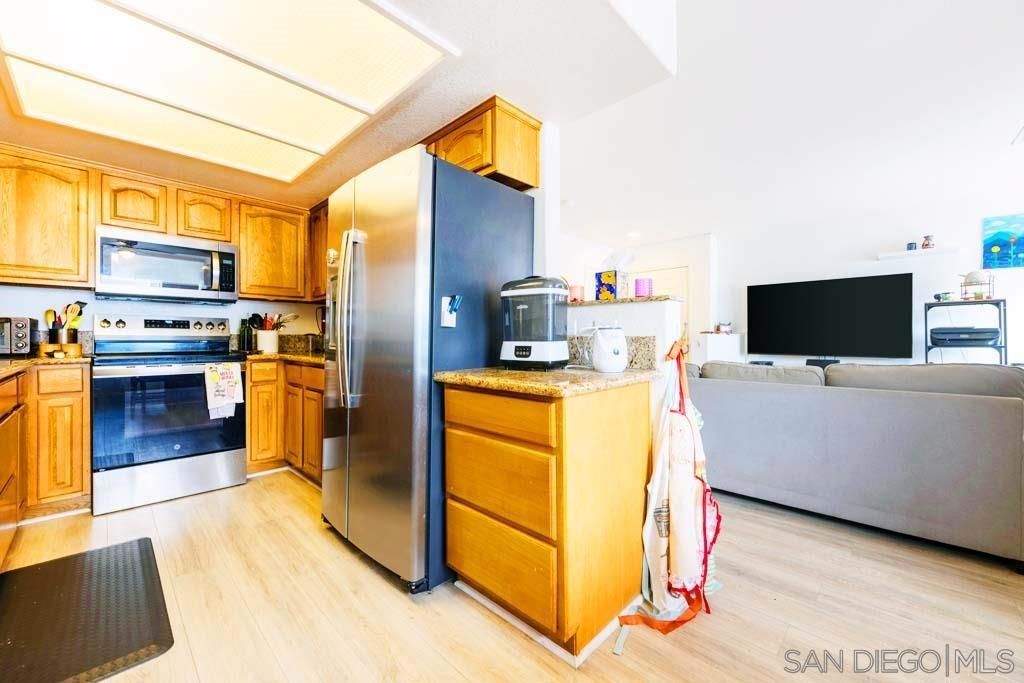Image 18 of property listing at 13945 Midland Rd, Poway, CA 92064