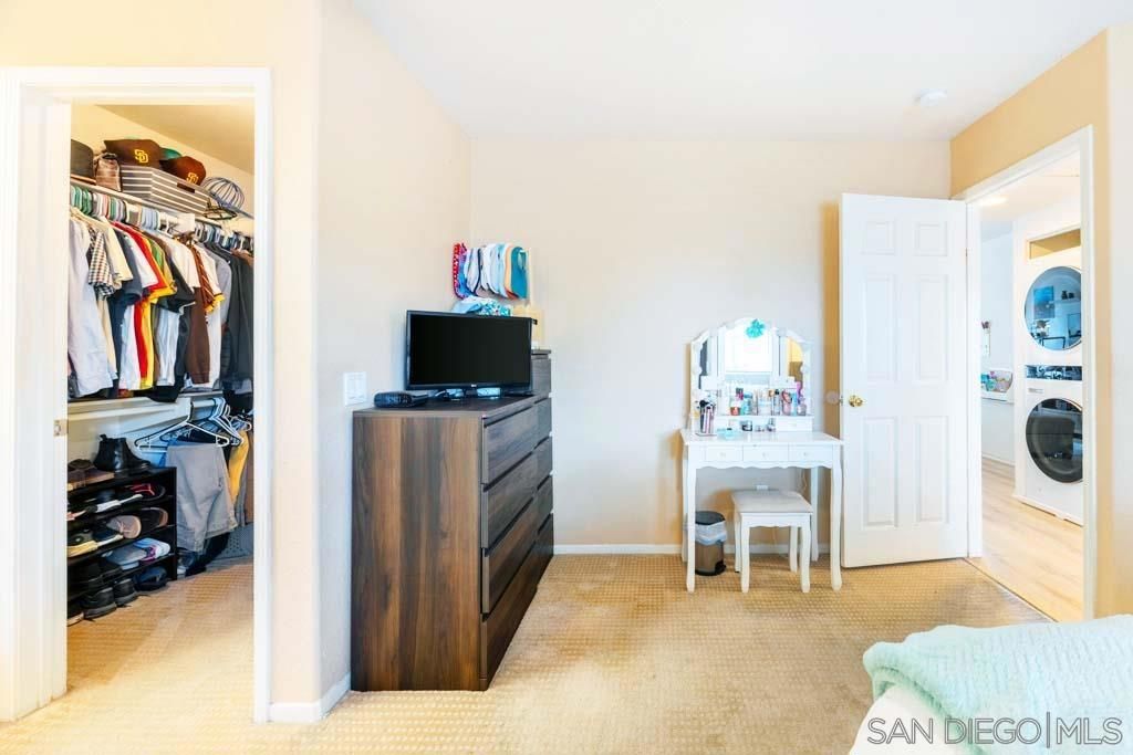 Image 26 of property listing at 13945 Midland Rd, Poway, CA 92064
