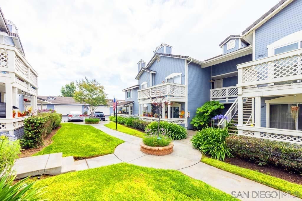 Image 4 of property listing at 13945 Midland Rd, Poway, CA 92064