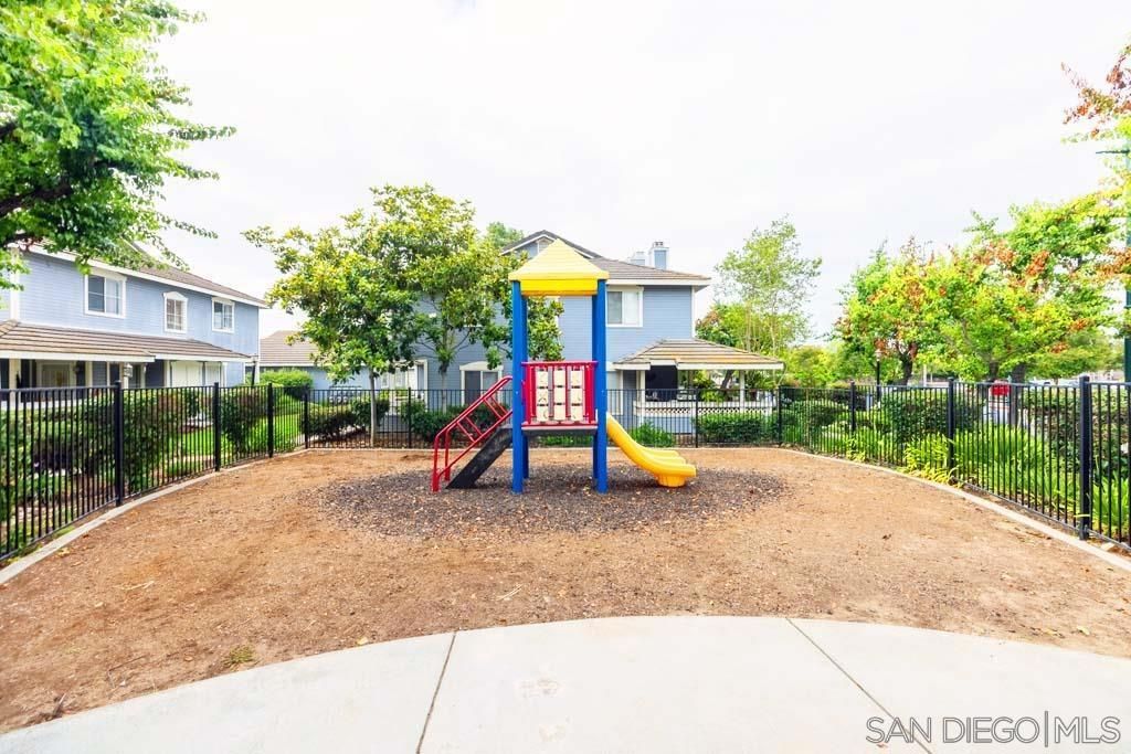Image 6 of property listing at 13945 Midland Rd, Poway, CA 92064