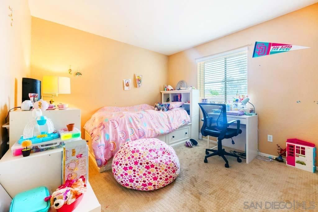 Image 9 of property listing at 13945 Midland Rd, Poway, CA 92064