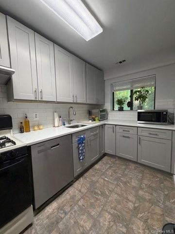 352 N Greeley Avenue, Chappaqua, NY 10514