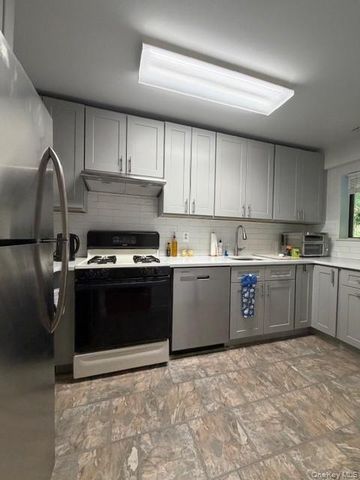 352 N Greeley Avenue, Chappaqua, NY 10514