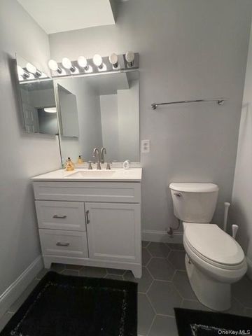 352 N Greeley Avenue, Chappaqua, NY 10514