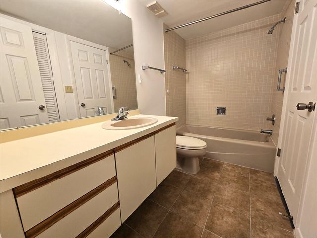 3078 EASTLAND BOULEVARD 411, Clearwater, FL 33761