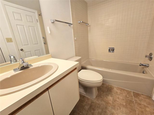 3078 EASTLAND BOULEVARD 411, Clearwater, FL 33761