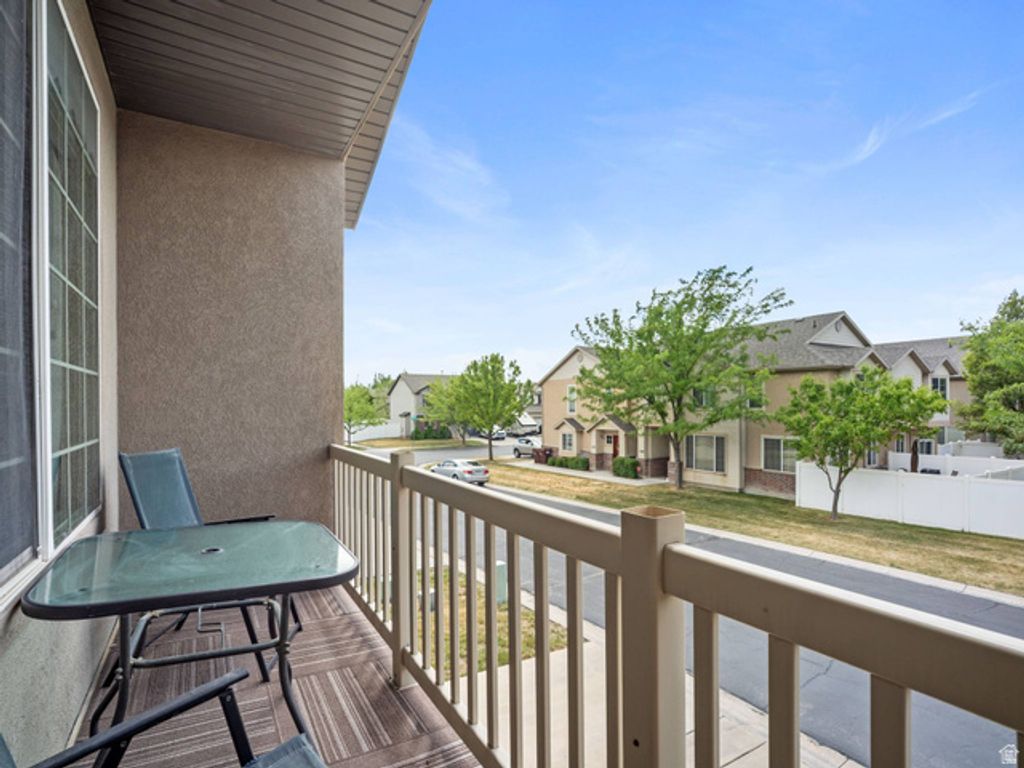 Image 15 of property listing at 482 N WALTON DR, North Salt Lake, UT 84054